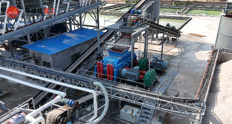輥式破碎機客戶生產現場